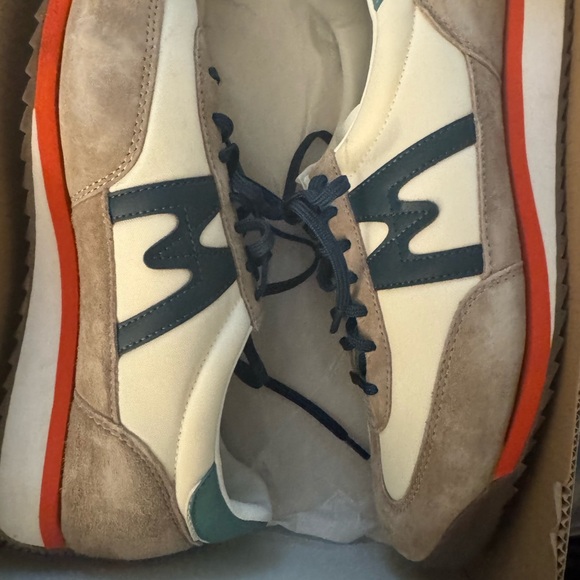 Gently used - Picture 4 of 4